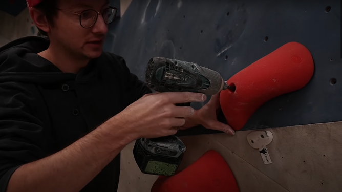 how boulder problems are graded in an indoor bouldering gym